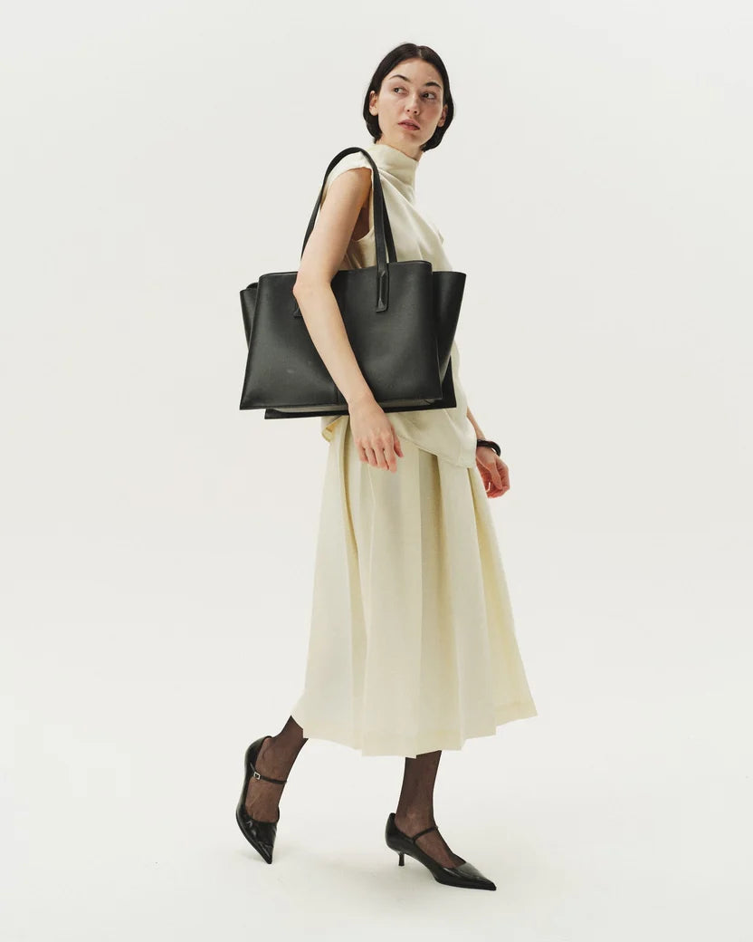 The Essential Tote Bag – Stylish Everyday Carry-All | PAULINE.
