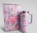 Stanley x LoveShackFancy Quencher – Happy Thoughts Rosa Beaux Purple – 40 oz