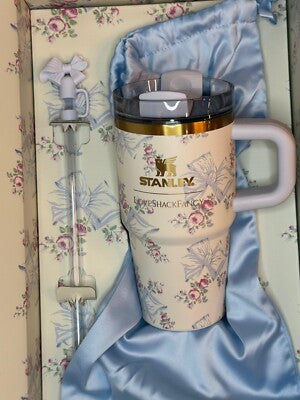 Stanley x LoveShackFancy Holiday Quencher 20 oz – Rosa Beaux Blue – In Hand